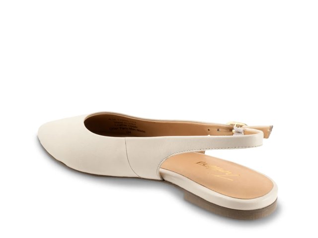 Evelyn Flat