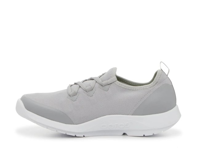 OOmg Sport Sneaker - Women's