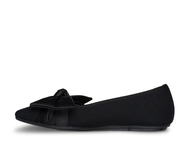 Cleo Point Classy Flat