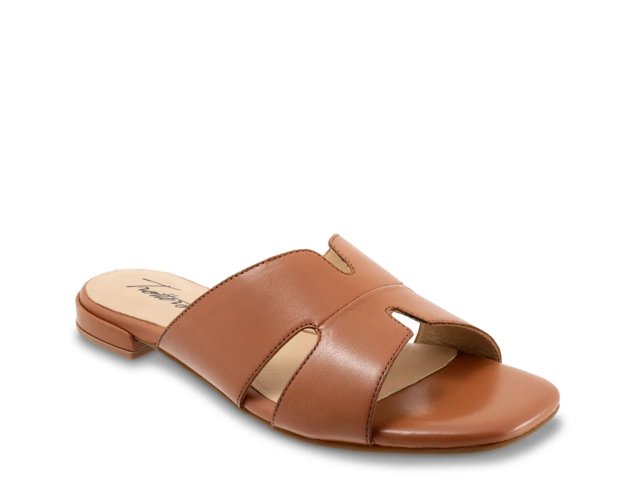 Nell Sandal