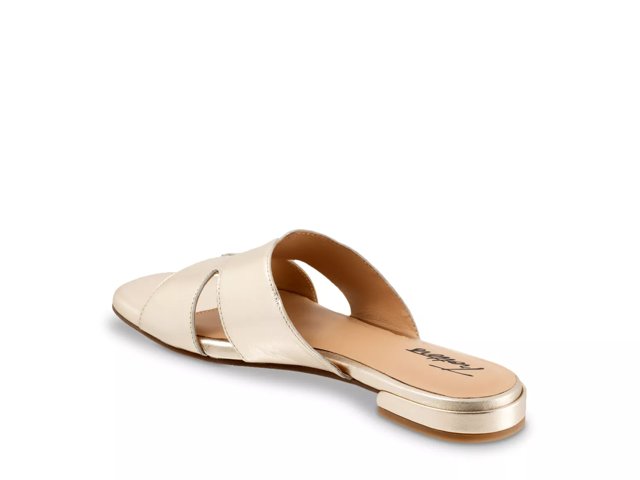 Nell Sandal
