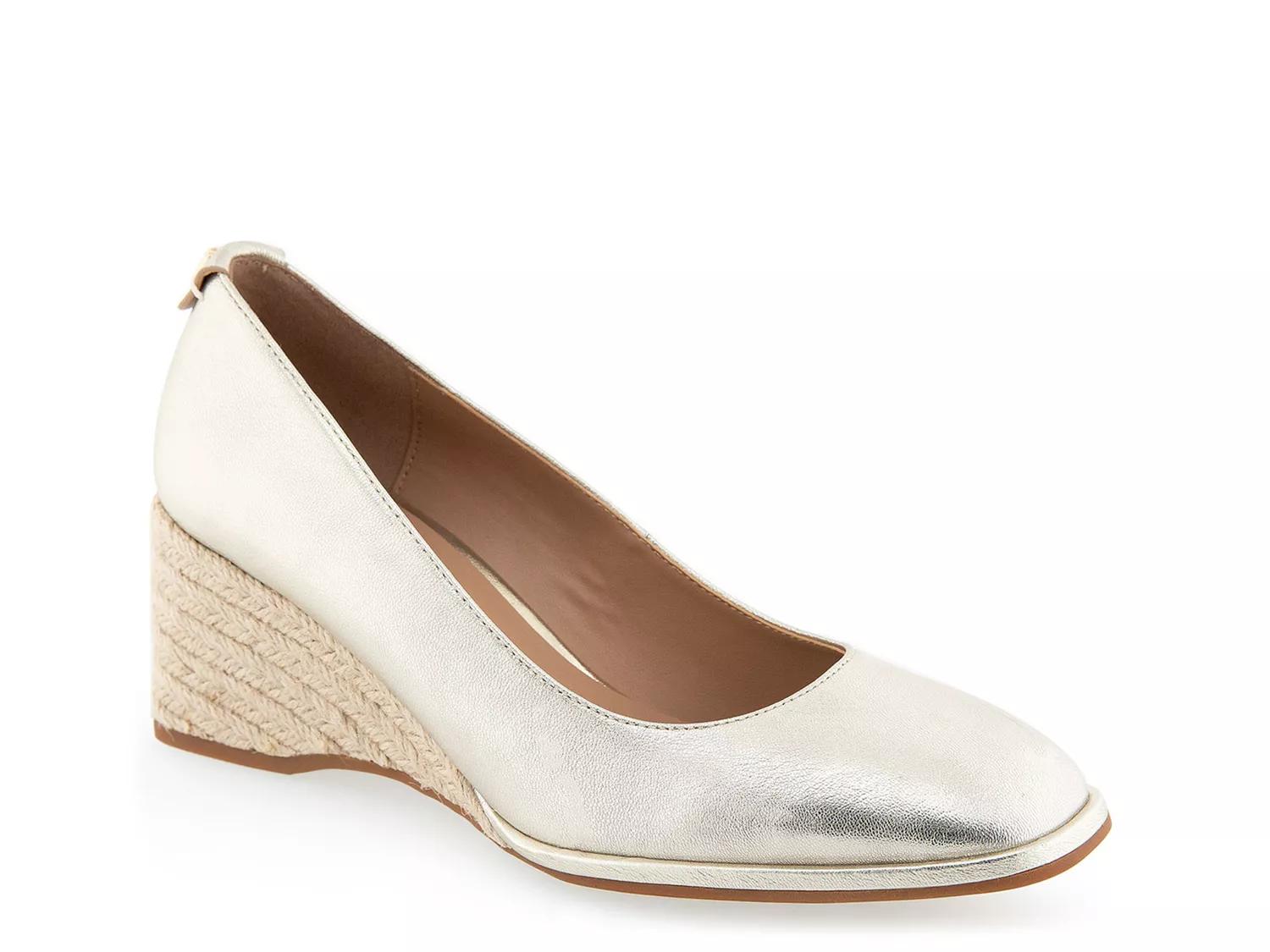 Aurora Wedge Pump - image 2