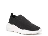 Wedelilya Slip-On Sneaker Black view