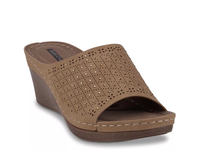 Atlanta Wedge Sandal