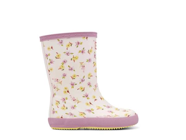 Click to shop girls' boots at DSW Designer Shoe Warehouse.