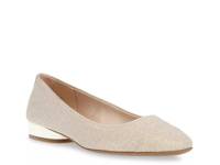 Carlie Flat Platinum view