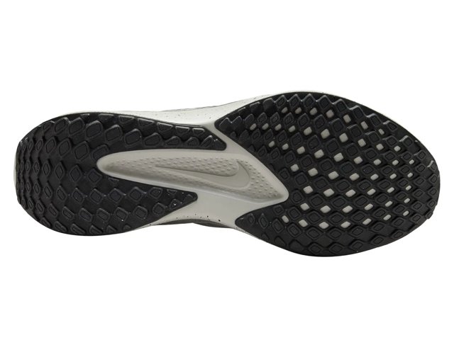 Quest 6 Running Shoe - Men's