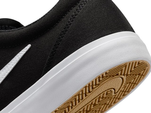 Nike Charge Sneaker - Men's - Free Shipping | DSW