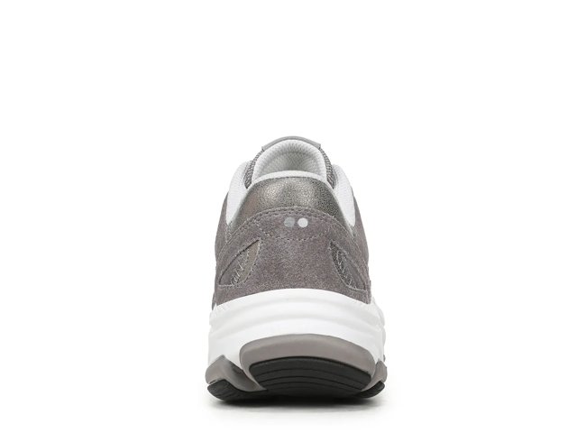 Devotion X Max Classic Sneaker - Women's