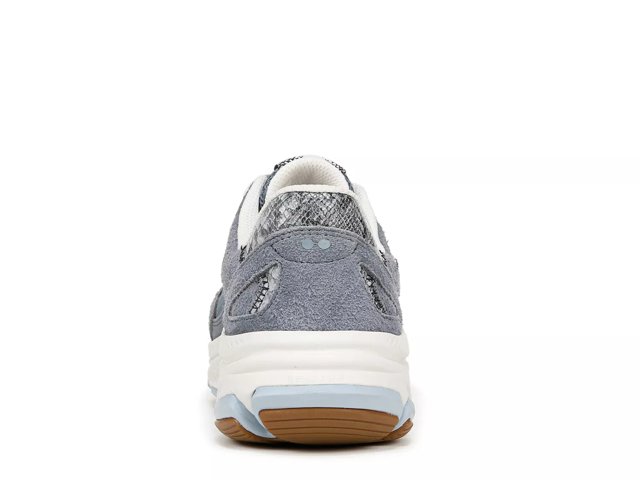 Devotion X Max Classic Sneaker - Women's