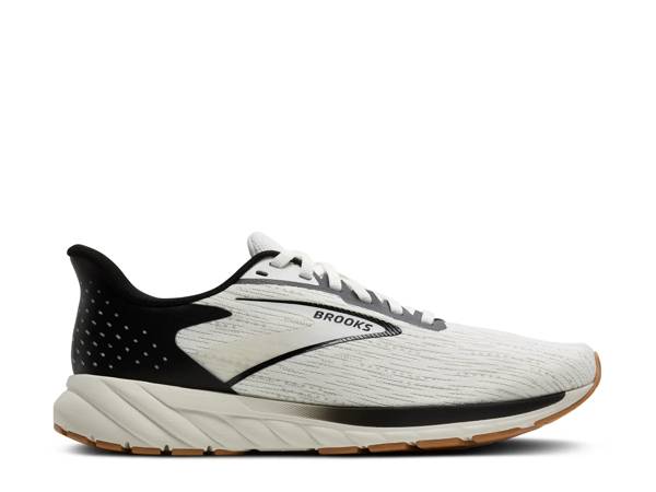 Featuring Brooks Anthem 7 Running Shoe