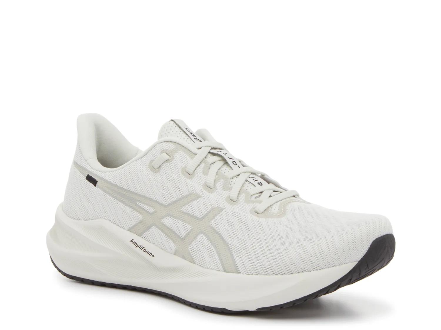Versablast 4 Running Shoe - Men's - image 2