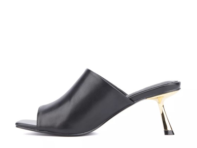 Idina Sandal