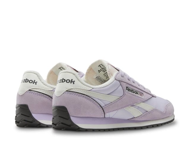 Classic AZ Sneaker - Women's