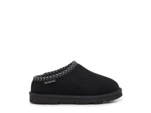 Click to shop kids' slippers at DSW Designer Shoe Warehouse.