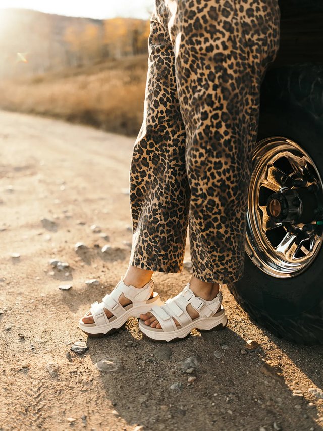 Teva Hurricane Ampsole Gaila Platform Sandal - Free Shipping | DSW