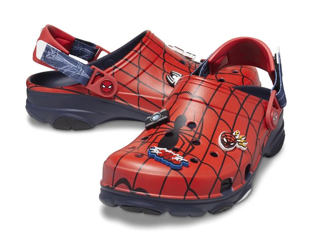 Crocs Classic All Terrain Spider-Man Clog - Men display picture 3