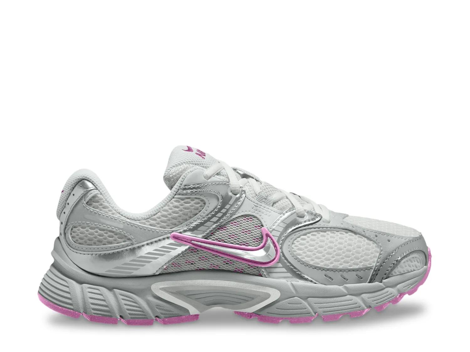 Nike V5 RNR Sneaker | Women's | Grey/Pink | Size 6 | Sneakers