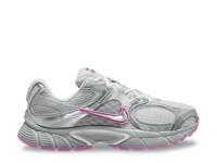 V5 RNR Sneaker - Women's Grey/Pink view