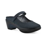 Vinto2 Mary Jane Clog Navy view