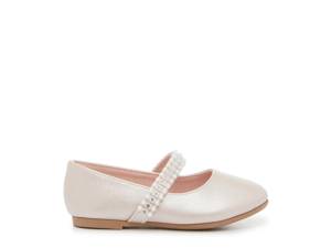 Click to shop girls' ballet flats at DSW Designer Shoe Warehouse.