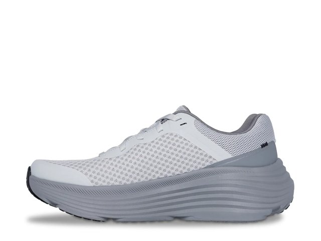 Max Cushioning Endeavour Sneaker - Men's