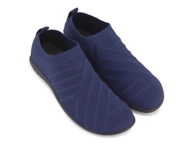 Okahu Slip-On