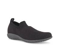 Nuku Slip-On Black view