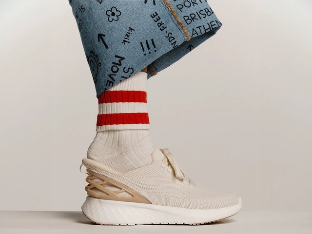 Kizik Athens Hands-Free Sneaker - Free Shipping | DSW display picture 2