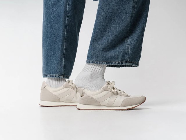 Milan Hands-Free Sneaker