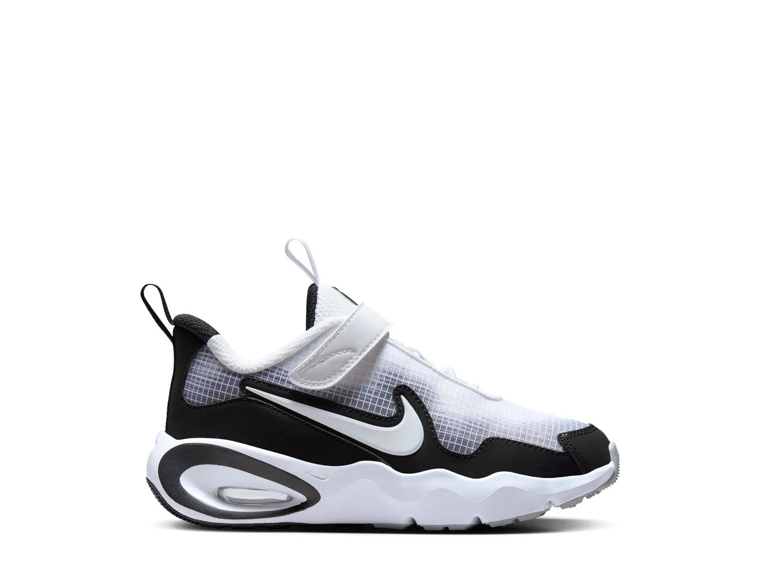 Air Max Nova Sneaker