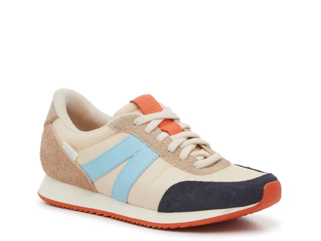 Milan Hands-Free Sneaker