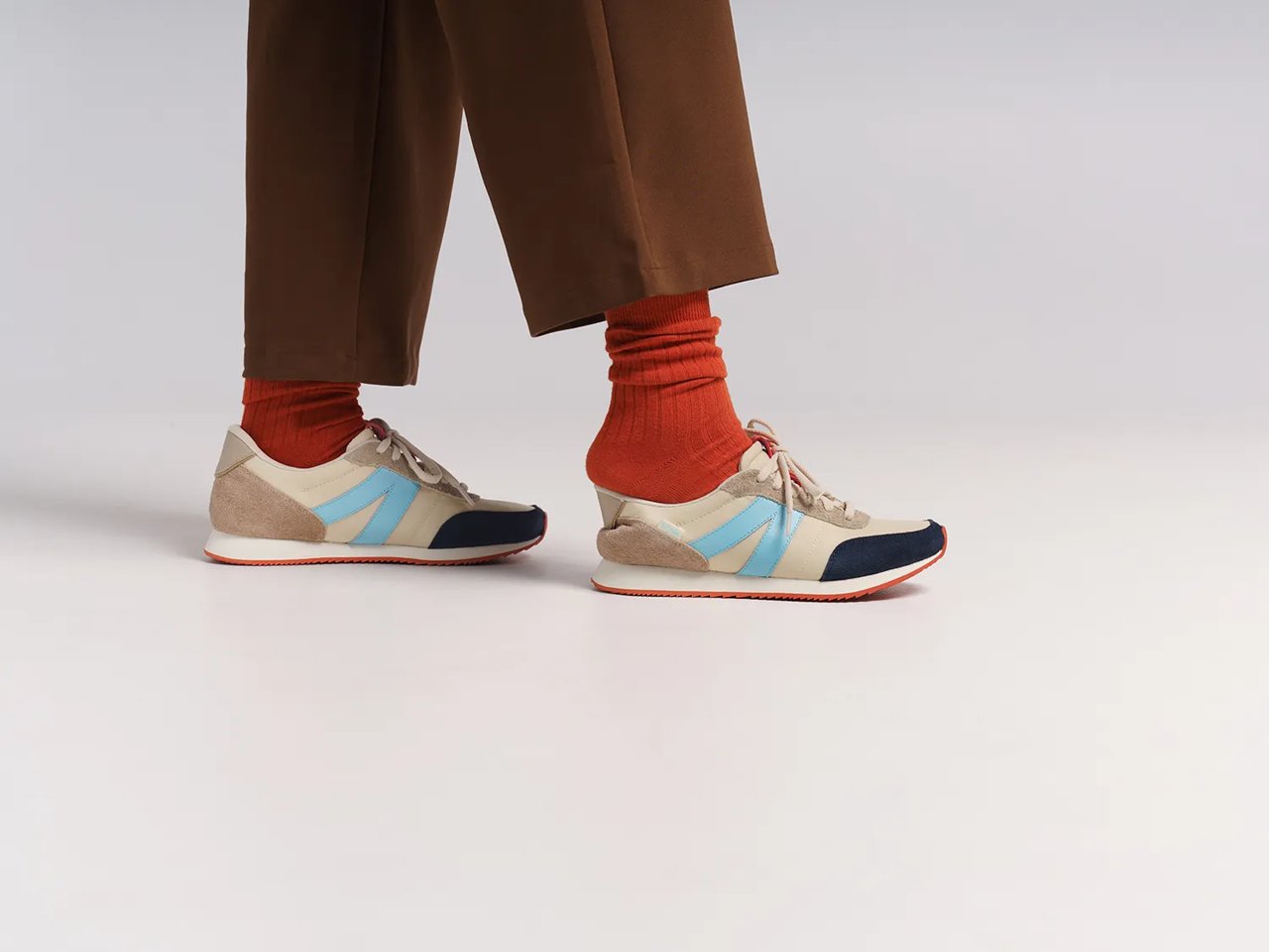 Milan Hands-Free Sneaker