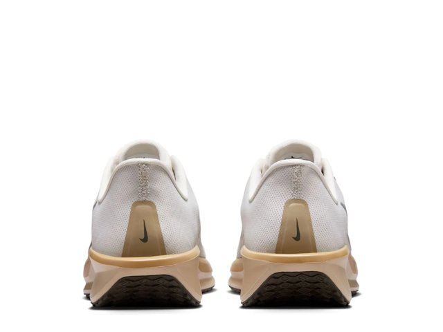 Quest 6 Running Shoe - Men's