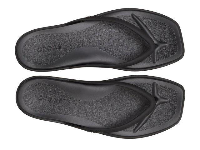 CROCS Flip Flops Amazon.com | Crocs Women Getaway Flip Flops, Black, 4 Women  main image 3