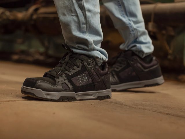 DC WORK CREW Stag Composite Toe Work Sneaker - Men's - Free