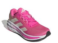 Questar 3.0 Running Shoe - Women's Fuchsia view