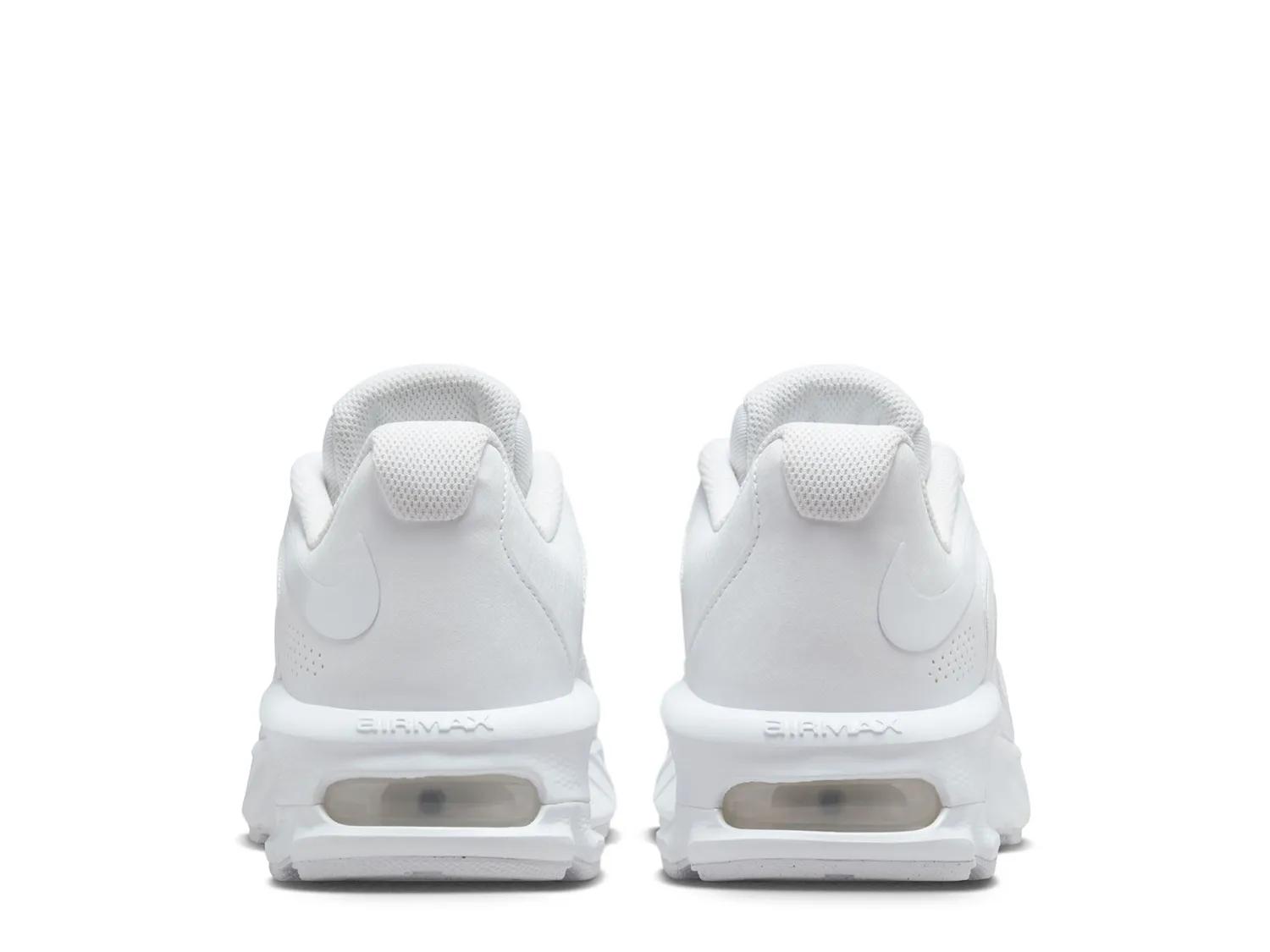 Air Max Fire Sneaker