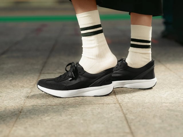 Kizik Charlotte Hands-Free Sneaker - Women's - Free Shipping | DSW