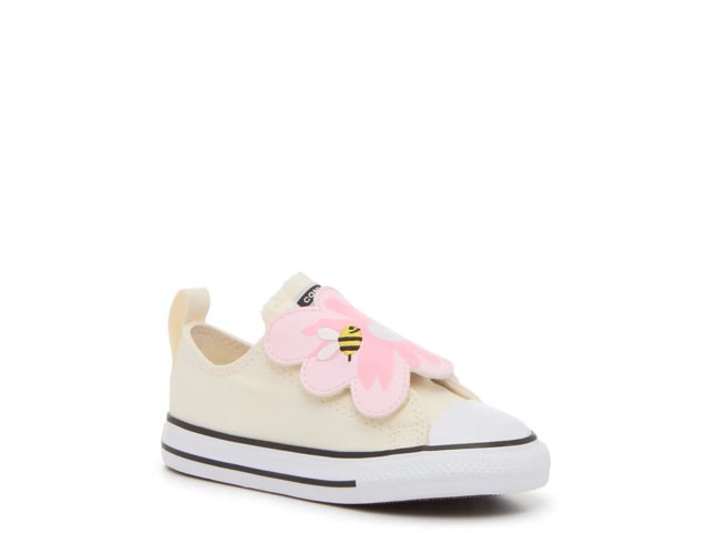 Chuck Taylor All Star Sneaker - Kids'