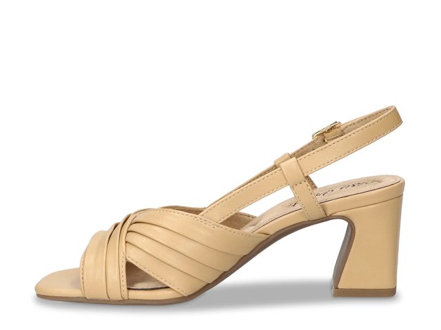 Lucie Sandal