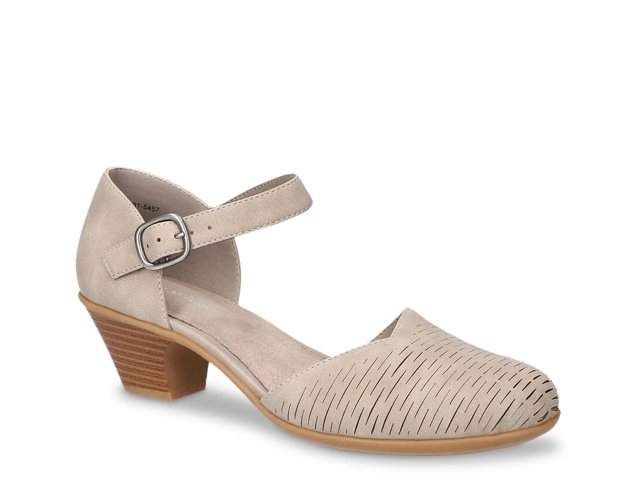 Justina Sandal