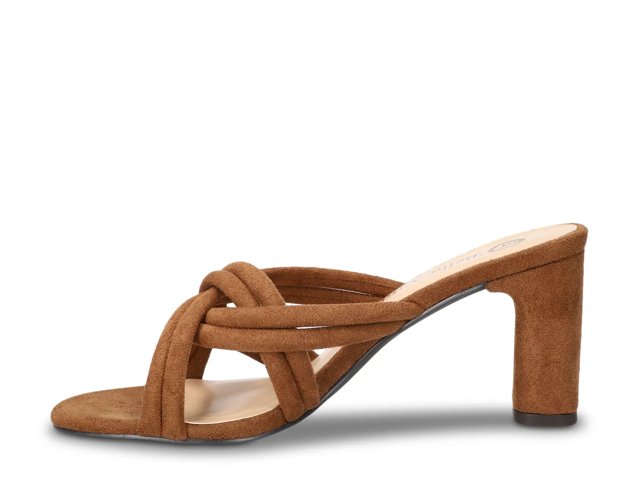 Carmen Sandal
