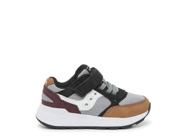 Click to shop boys wide width sneakers at DSW Designer Shoe Warehouse.