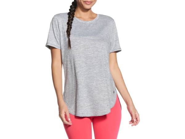 Click to shop women's tops at DSW Designer Shoe Warehouse.