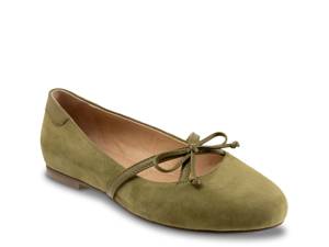 Click to shop women's comfort flats at DSW Designer Shoe Warehouse