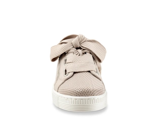 Jovi Perf Sneaker