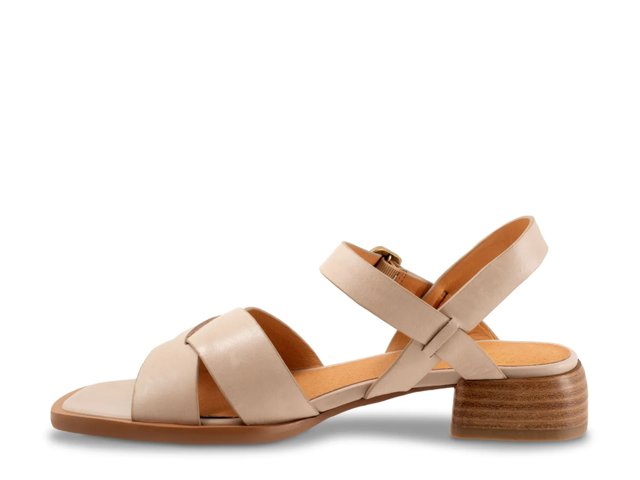 Tega Sandal