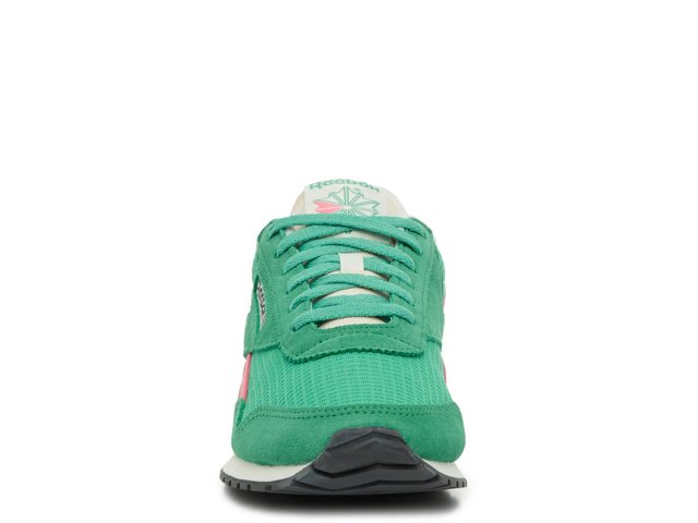 Classic AZ Sneaker - Women's