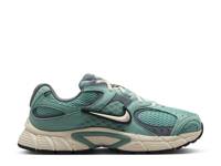 V5 RNR Sneaker - Women's Light Green view